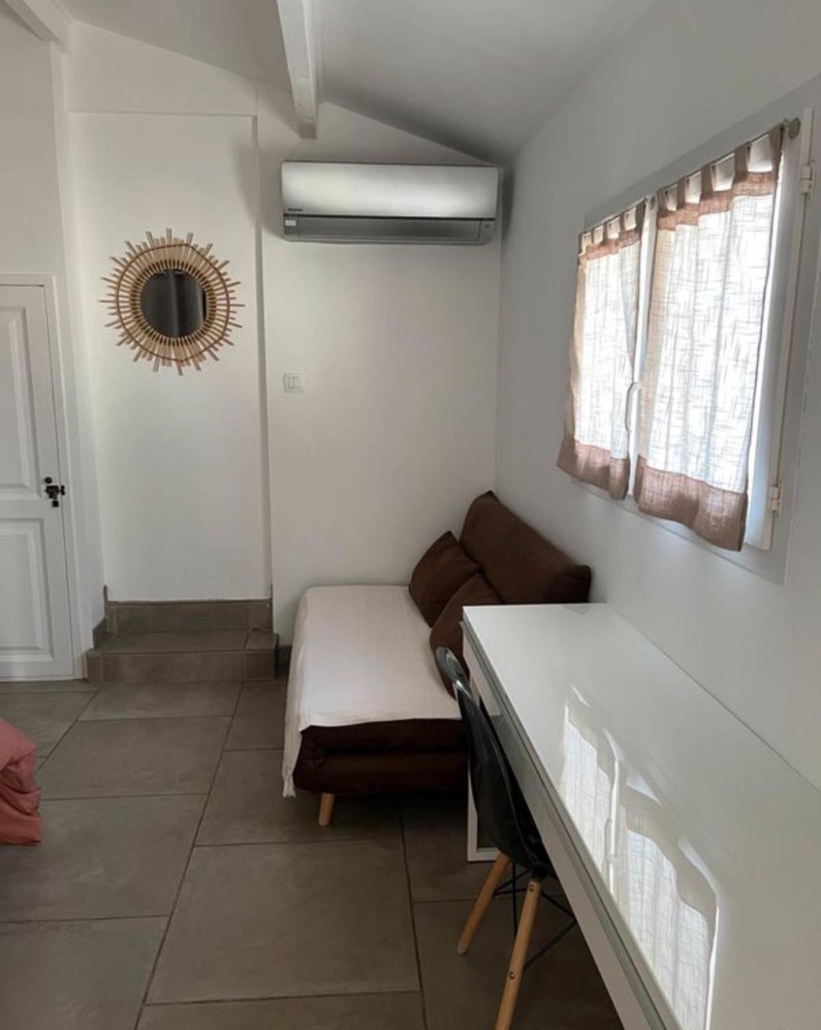 « La Parenthese » Gite En Camargue Arles Exterior foto