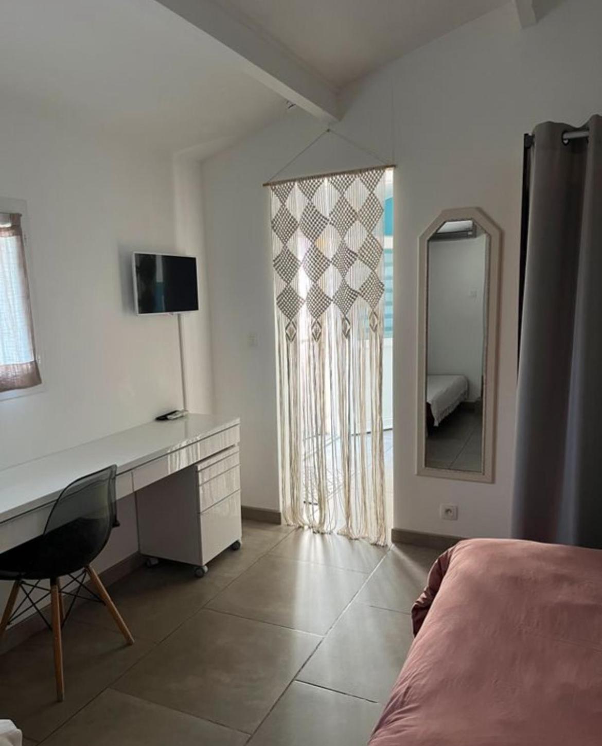 « La Parenthese » Gite En Camargue Arles Exterior foto